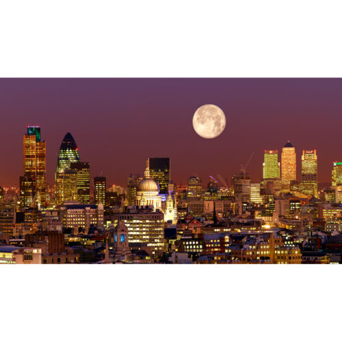 LONDON SKYLINE AT DUSK