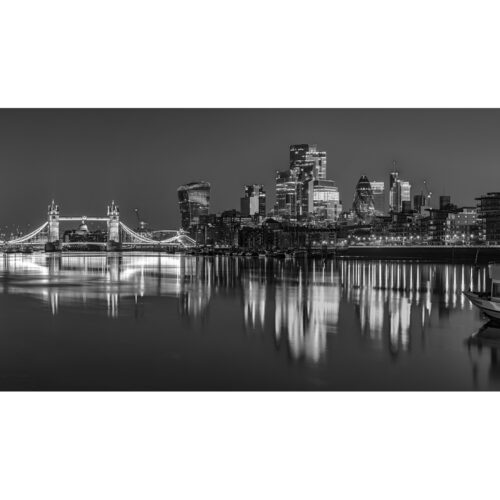 LONDON CITY AT NIGHT