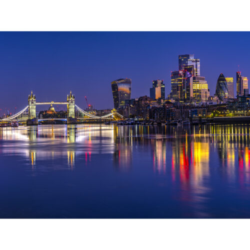 LONDON CITY AT NIGHT